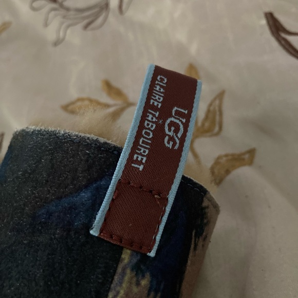 Uggs - Picture 8 of 14